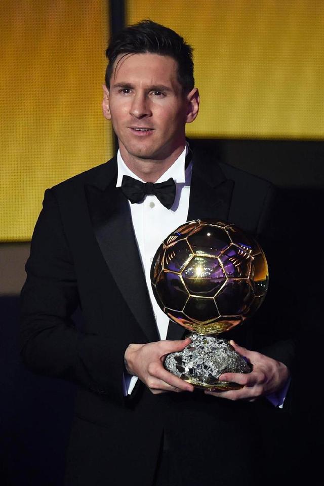 西媒：桑坦德竞技状告巴萨低价出售托雷，恶意逃避二次分成（西媒称桑坦德竞技起诉巴萨压价出售托雷，意图规避二次分成）