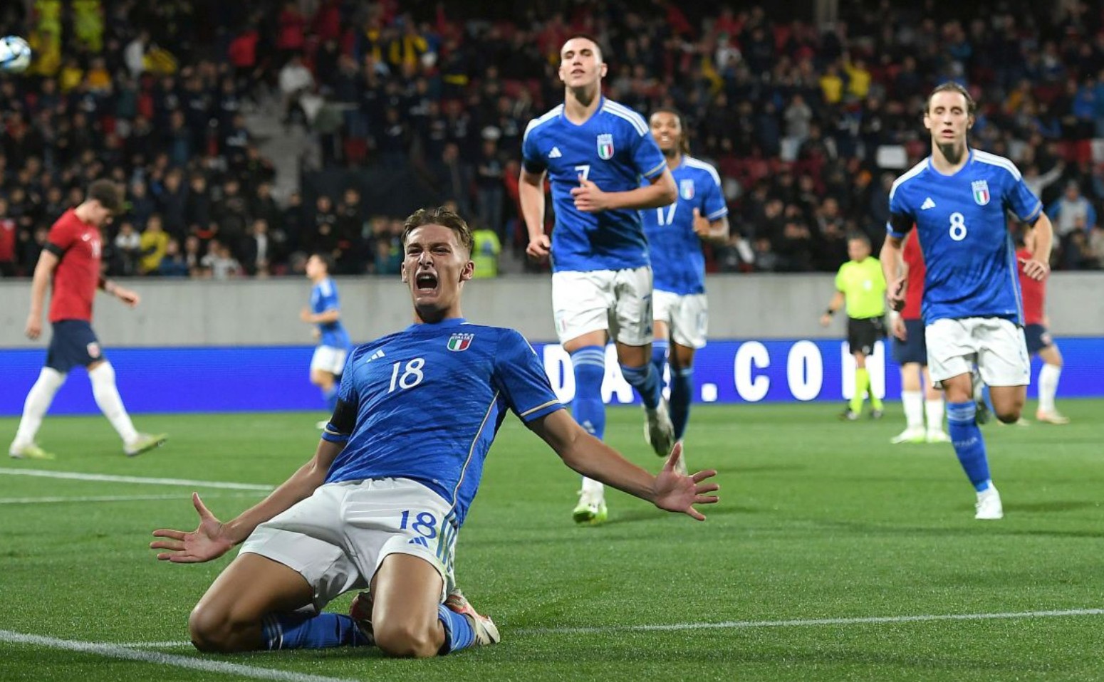 U15国足东亚杯名单：泰山足校5人领衔，申花梯队3人（东亚杯U15国足大名单出炉：泰山足校五将领衔，申花梯队三人入选）