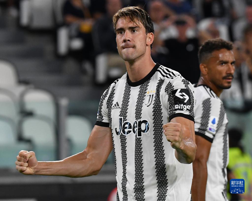 还有油！34岁沙奇里欧联似传似射吊门得手，转战瑞士52场28球26助（宝刀未老！34岁沙奇里欧联似传非射挑射破门，转战瑞士52场28球26助）