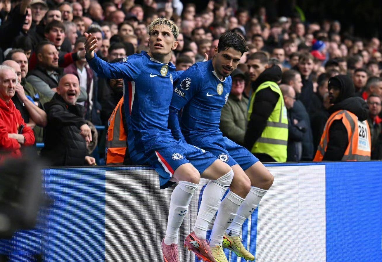 波兰足协谴责投掷烟火球迷：绝不容忍任何违反安全规定的行为