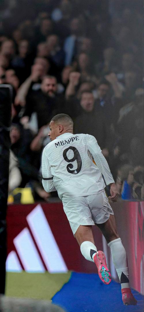 梅西：斯卡洛尼能将心比心！他激活了很多阿根廷新秀！