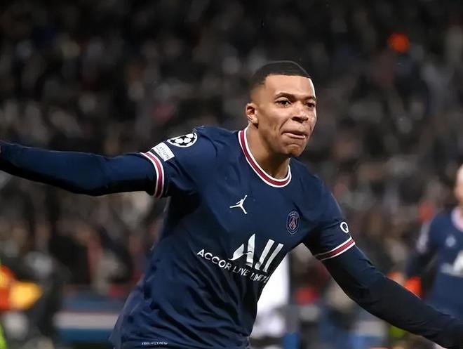 中超或将迎来解散潮，记者曝严重欠薪隐忧，梅州客家有望成最大赢家（中超恐现解散风暴：记者揭欠薪危机，梅州客家或将渔翁得利）