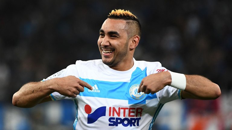 波媒：莱万与巴萨均未确定是否续约，将等到明年再做决定