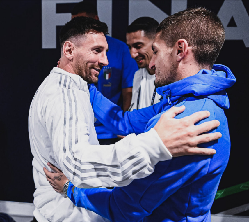 一日英超动向：曼城再具争冠实力，萨拉赫猛批斯洛特引发矛盾