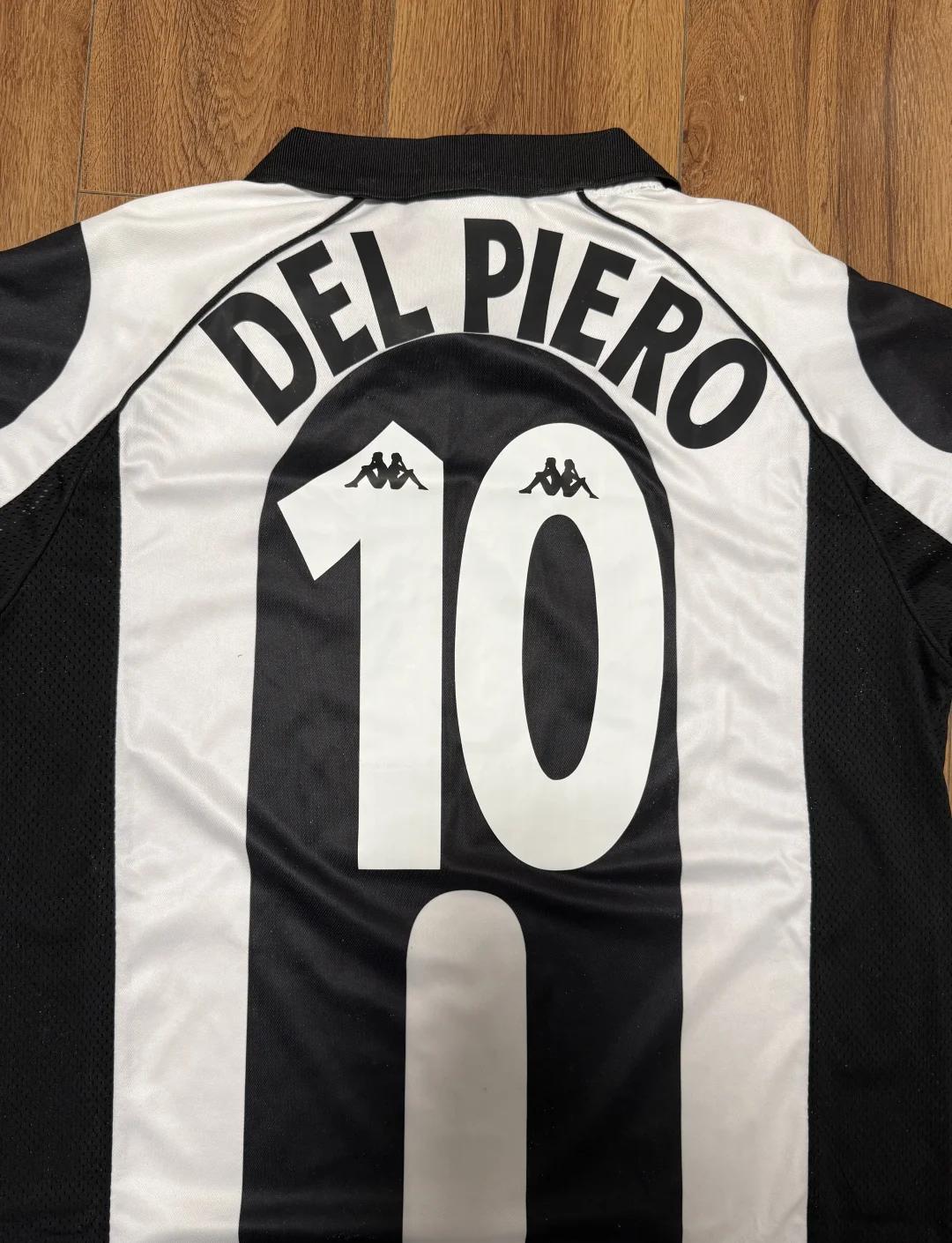 2025赛季，成都蓉城以红焰为刃、热血为甲，在三...