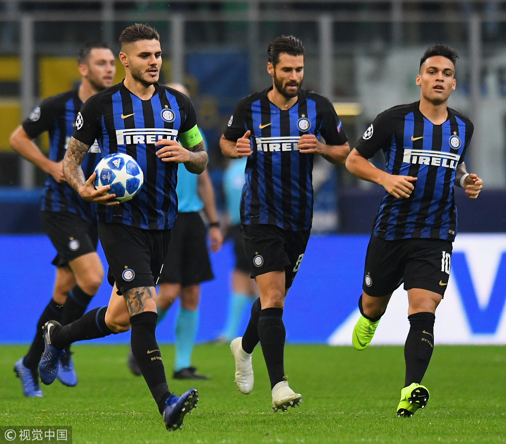 欧洲足坛疯狂周末诞生 豪门心系欧战冷门跌爆（欧洲足坛上演疯狂周末：豪门为欧战分心，冷门频出）