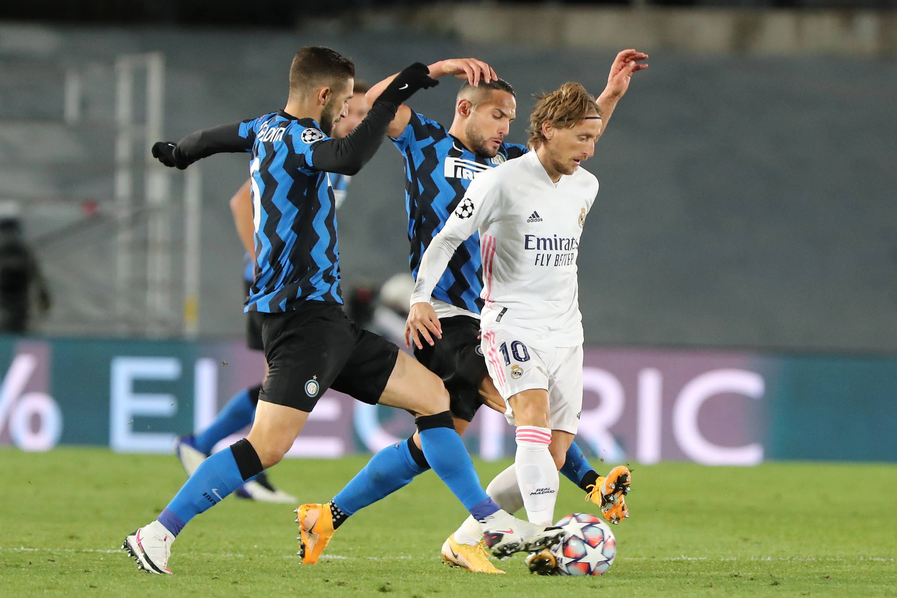 NBA：太阳替补群发威 轻取国王