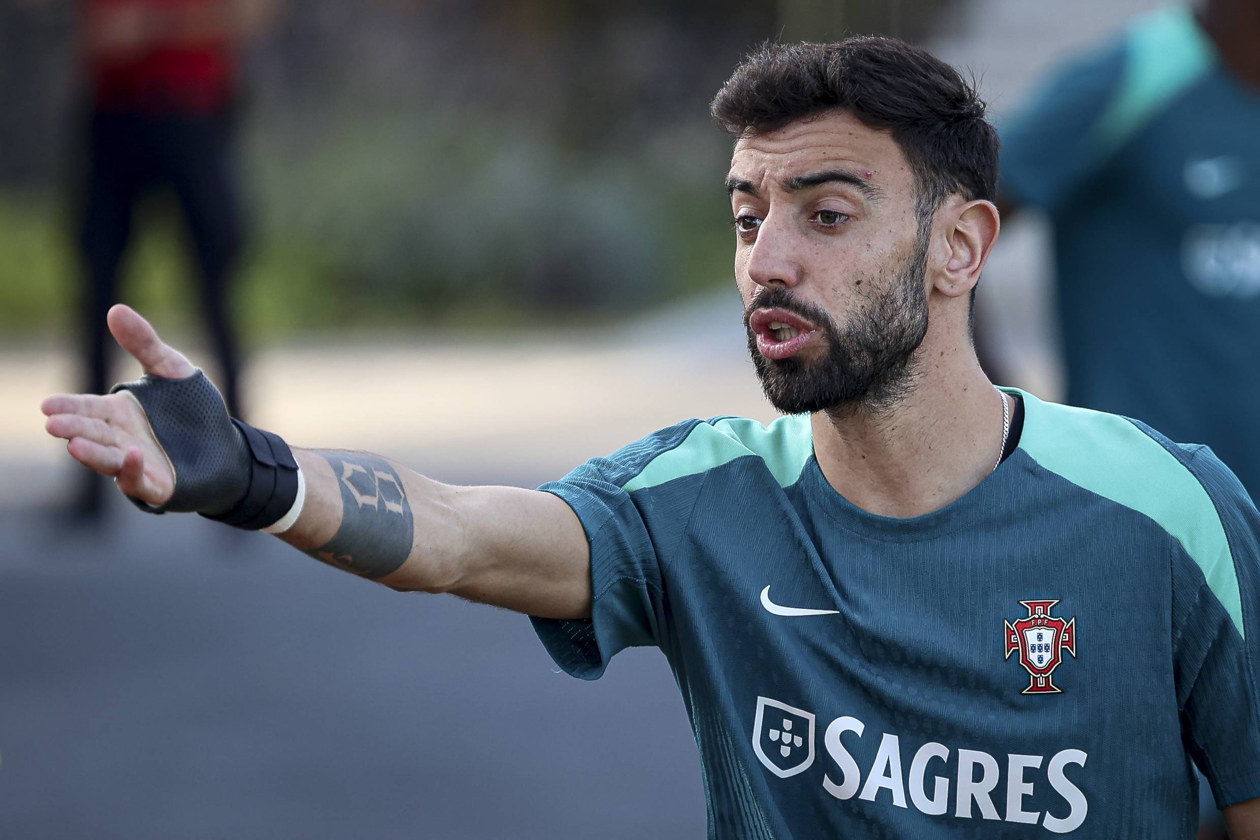 鲁尼：赖斯具备担任英格兰队长的潜质；不能光用进球衡量哲凯（鲁尼：赖斯有望出任英格兰队长；评价哲凯不应只以进球论英雄）