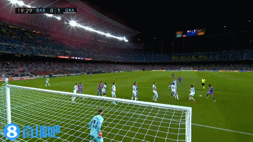 西裁判专家：罚下维加很正确，他对亚马尔的犯规很残暴（西班牙裁判专家：维加被罚下无可厚非，他对亚马尔的犯规过于粗暴）