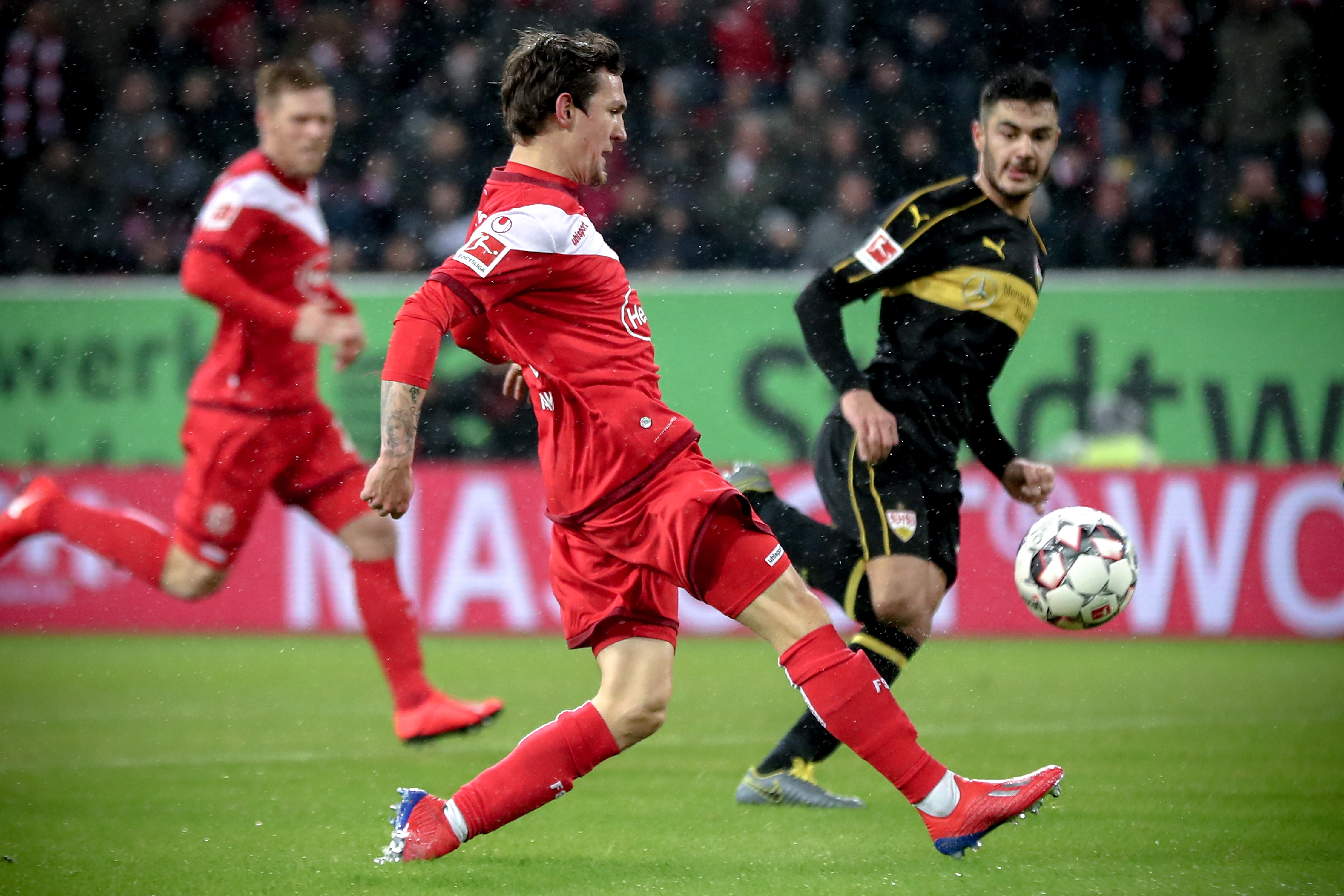 欧冠近11战打进12球，劳塔罗当选国米2-1凯拉特队内最佳球员