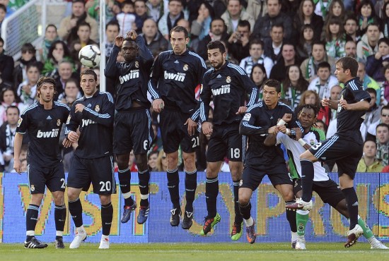 官方：川崎前锋正式签下东京绿茵主力中卫谷口荣斗（官宣：川崎前锋从东京绿茵引进主力中卫谷口荣斗）